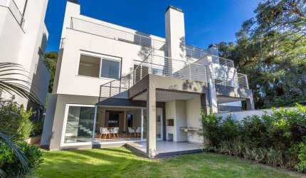 Casa em condomínio fechado com 3 quartos à venda na Rua Doutor Ney de Castilhos Ferreira, 315, Pedra Redonda, Porto Alegre por R$ 2.750.000