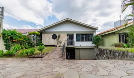 Casa com 4 quartos à venda na Rua Cariri, 46, Vila Assunção, Porto Alegre por R$ 1.380.000