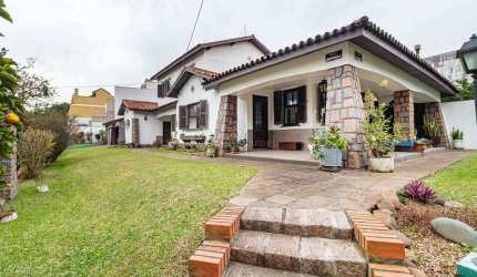 Casa com 4 quartos à venda na Rua Goitacaz, 686, Vila Assunção, Porto Alegre por R$ 2.300.000