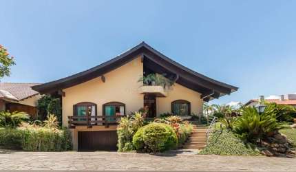 Casa em condomínio fechado com 3 quartos à venda na Avenida da Cavalhada, 5205, Cavalhada, Porto Alegre por R$ 4.900.000