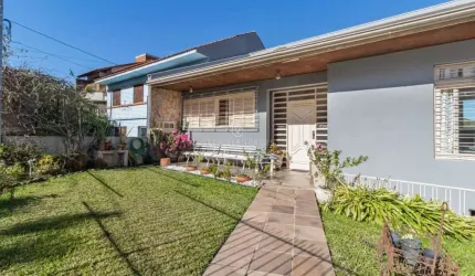 Casa com 4 quartos à venda na Rua Caeté, 1000, Vila Assunção, Porto Alegre por R$ 1.450.000