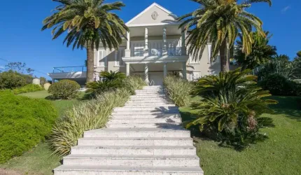 Casa em condomínio fechado com 5 quartos à venda na Avenida Juca Batista, 8000, Belém Novo, Porto Alegre por R$ 8.470.000