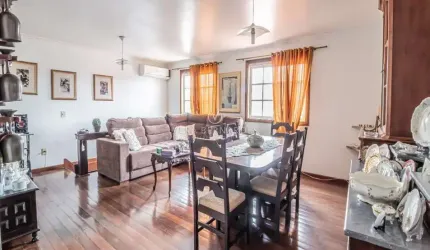 Casa com 5 quartos à venda na Rua Doutor Mário Totta, 3094, Tristeza, Porto Alegre por R$ 800.000