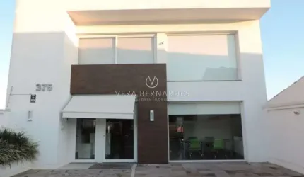 Prédio à venda na Avenida Edgar Pires de Castro, 375, Hípica, Porto Alegre por R$ 2.400.000