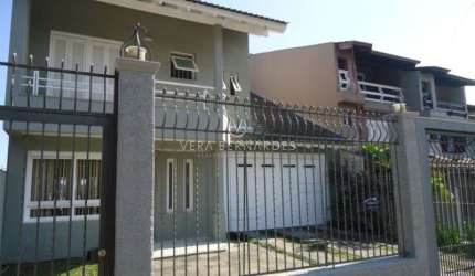 Casa com 4 quartos à venda na Rua Professor Antônio José Remião, 40, Espírito Santo, Porto Alegre por R$ 850.000