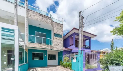 Casa com 3 quartos à venda na Rua Angico, 114, Hípica, Porto Alegre por R$ 619.000