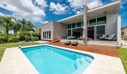 Casa em condomínio fechado com 4 quartos à venda na Avenida Juca Batista, 8000, Belém Novo, Porto Alegre por R$ 3.200.000