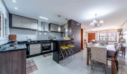 Casa com 3 quartos à venda na Rua Claudio da Silva Pinto, 164, Espírito Santo, Porto Alegre por R$ 799.000