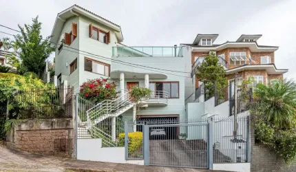 Casa com 3 quartos à venda na Rua Pedro Carneiro Pereira, 115, Teresópolis, Porto Alegre por R$ 2.500.000