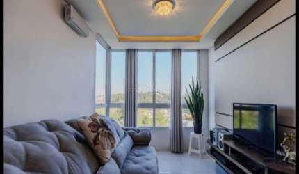 Apartamento com 3 quartos à venda na Avenida da Cavalhada, 4530, Cavalhada, Porto Alegre por R$ 500.000