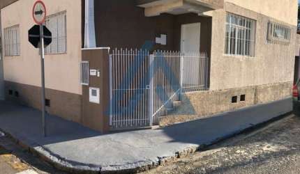 Casa comercial para locação no Centro de Jundiaí-SP: 5 salas, 2 banheiros, 90m² de área.