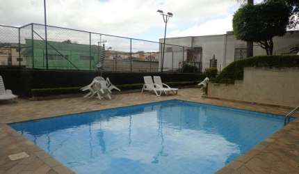 Apartamento Térreo para Locação – 2 Dormitórios e 1 Vaga de Garagem