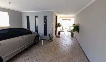 Ótima Residência na melhor localização do bairro