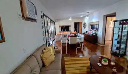 Apartamento no Condomínio Edifício Jequitibá em Araçatuba/SP