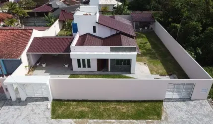 Casa em Itapoá/SC no Cambijú