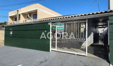 Casa com 2 quartos para alugar no Centro, Canoas  por R$ 2.130