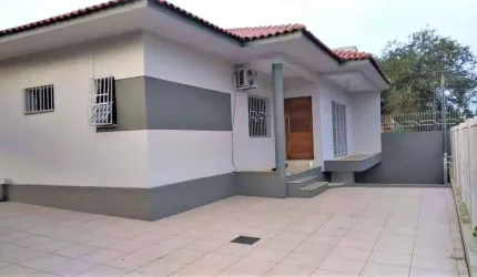 Casa com 3 quartos para alugar no Igara, Canoas  por R$ 8.500