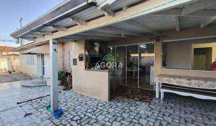 Casa com 3 quartos para alugar no Harmonia, Canoas  por R$ 3.900