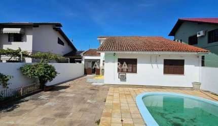 Casa com 4 quartos para alugar no Fátima, Canoas  por R$ 3.900