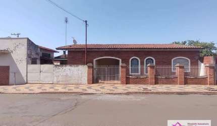Casa com 2 dormitórios e ponto comercial à venda, 204 m² por R$ 450.000 - Jardim Coloninha Cláudia - Leme/SP
