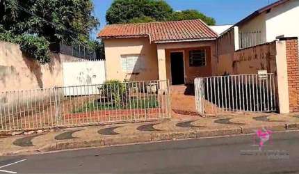 Casa com 2 dormitórios à venda, 71 m² por R$ 270.000,00 - Centro - Leme/SP