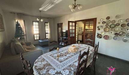 Casa com 4 dormi - Centro - Santa Cruz da Conceição/SP