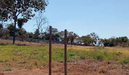 VENDO ÁREA DE 3.824,20 m² EM CONDOMÍNIO FECHADO.