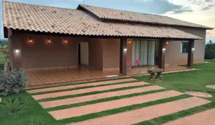 MAGNIFICA CASA A VENDA EM CONDOMÍNIO FECHADO