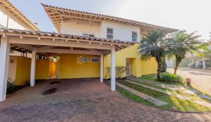 Casa a Venda no Bairro de Interlagos Bolsão com 4 Dormitórios e 5 Vagas de Garagem