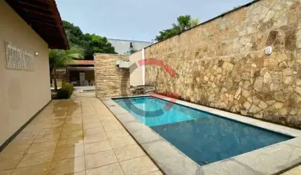 Casa para Alugar no Calhau 4 Quartos, 250m²