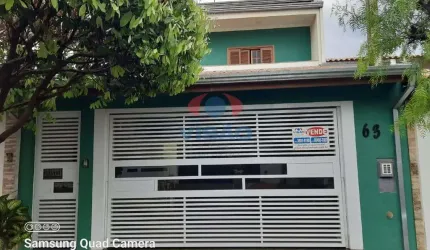 Linda Casa a Venda com 3 Dormitórios sendo 2 Suítes, 2 varandas, churrasqueiras e garagem para 2 carros no Jardim Umuarama em Indaiatuba SP.