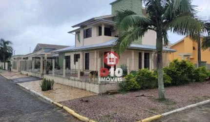 Casa com 3 dormitórios à venda em Balneário Arroio do Silva-SC.
