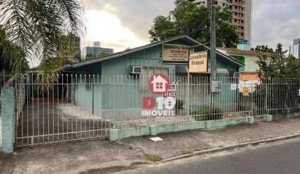 Casa em ponto comercial com terreno de 437m² venda em  Araranguá-SC.