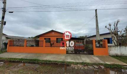 Casa com 3 dormitórios à venda em Balneário Arroio do Silva-SC.