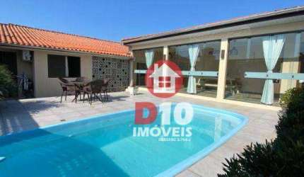 Casa com 3 dormitórios à venda em Balneário Arroio do Silva-SC.