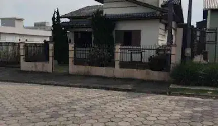 Excelente casa em bairro nobre da cidade