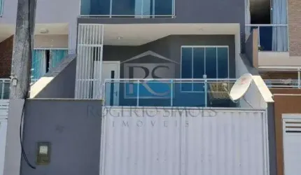 Otima casa com 03 quartos, sendo 01 suite 02 vagas cobertas de garagem - Jardim Vitoria Macae-RJ