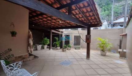 Excelente casa com 4 quartos, sendo 02 suites no Jardim Pinheiro