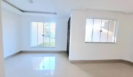 Lindo sobrado, espaçoso, bem iluminado, pronto para morar!