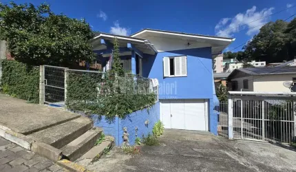 Casa a venda próxima ao Centro de Bento Gonçalves
