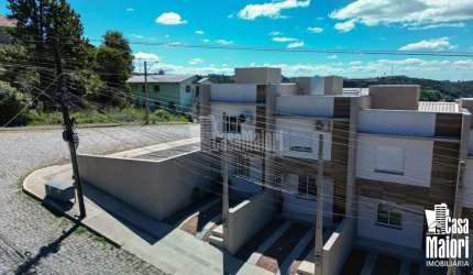 Sobrado a venda em Bento Gonçalves com 2 dormitórios e 2 garagens