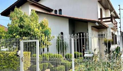 Casa com 4 quartos à venda na Rua Pioneiro João Polla, 515, Rio Branco, Caxias do Sul, 403 m2 por R$ 1.050.000