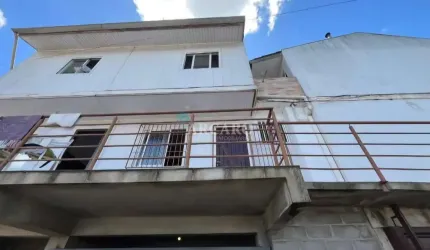 Casa com 2 quartos à venda na Avenida dos Metalúrgicos, 324, Santa Fé, Caxias do Sul, 74 m2 por R$ 205.000