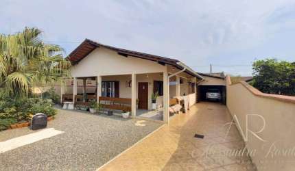 COD 158 - CASA EM ALVENARIA DE LAJE - BAIRRO COSTEIRA - BAL.BARRA DO SUL