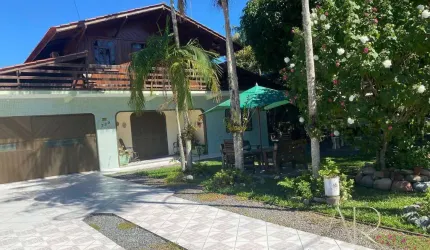 198 -  SOBRADO NO BAIRRO COSTEIRA A 150 METROS DA LAGOA - BARRA DO SUL - SC