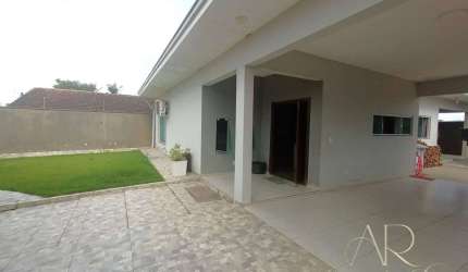 COD 199 - CASA DE ALTO PADRÃO NO BAIRRO COSTEIRA - BAL. BARRA DO SUL - SC