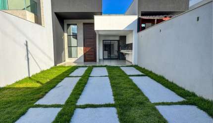Casa Linear com 3 Quartos em Morada de Laranjeiras