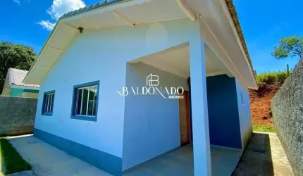 CASA EM EXTREMA MG A VENDA COM 3 QUARTOS 100m² DE CONSTRUÇÃO