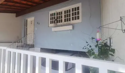 CASA EM BRAGANÇA PAULISTA SP À VENDA PRÓXIMO DO CENTRO, COM