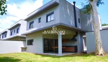 Casa em Atibaia SP à venda em condomínio 3 suítes com planejados